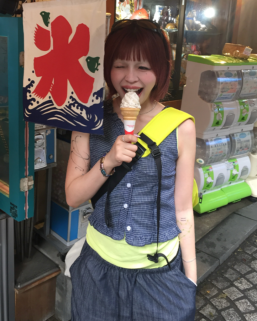 チェックシャーリングスリーブレスブラウス