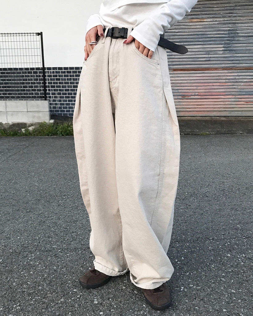 カーブドコットンパンツ