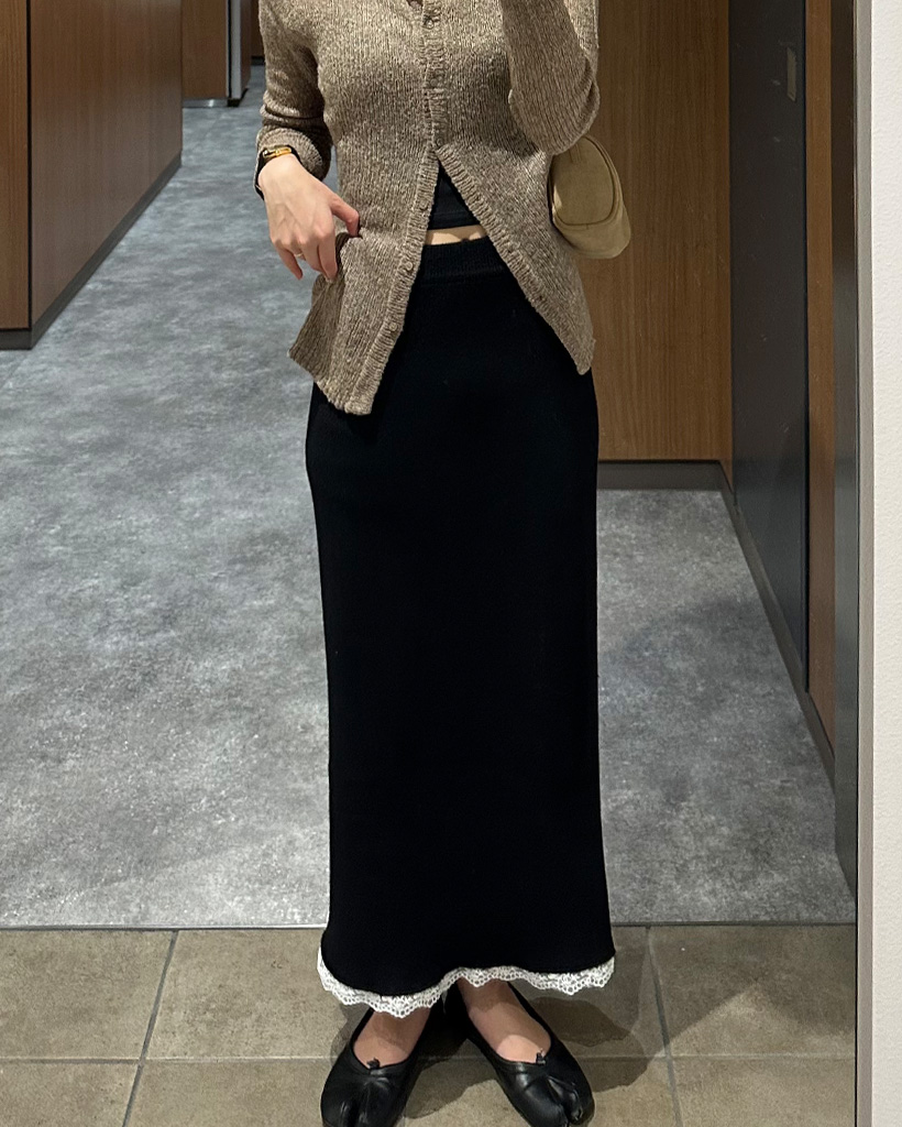 レースヘムマキシニットスカート