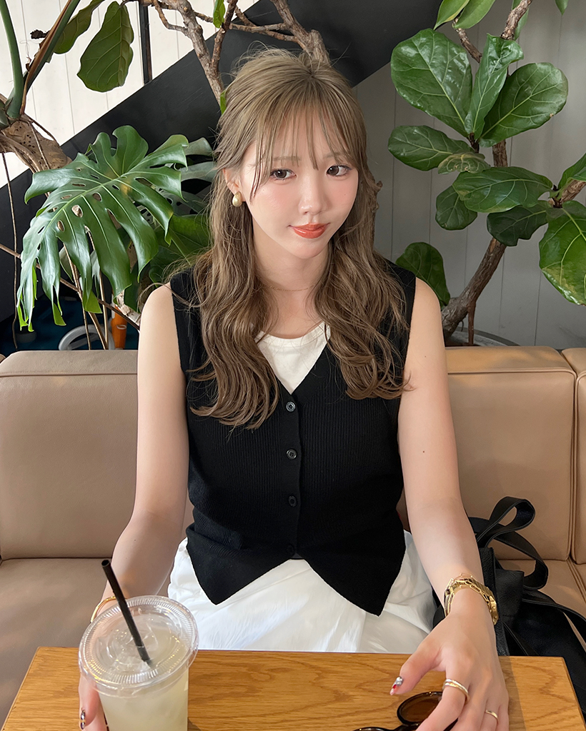 Vネックニットベスト