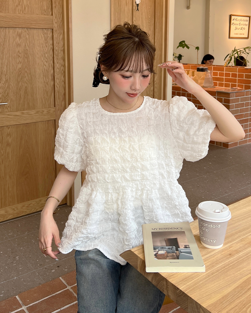 オーバーサイズエンボスシャーリング半袖ブラウス