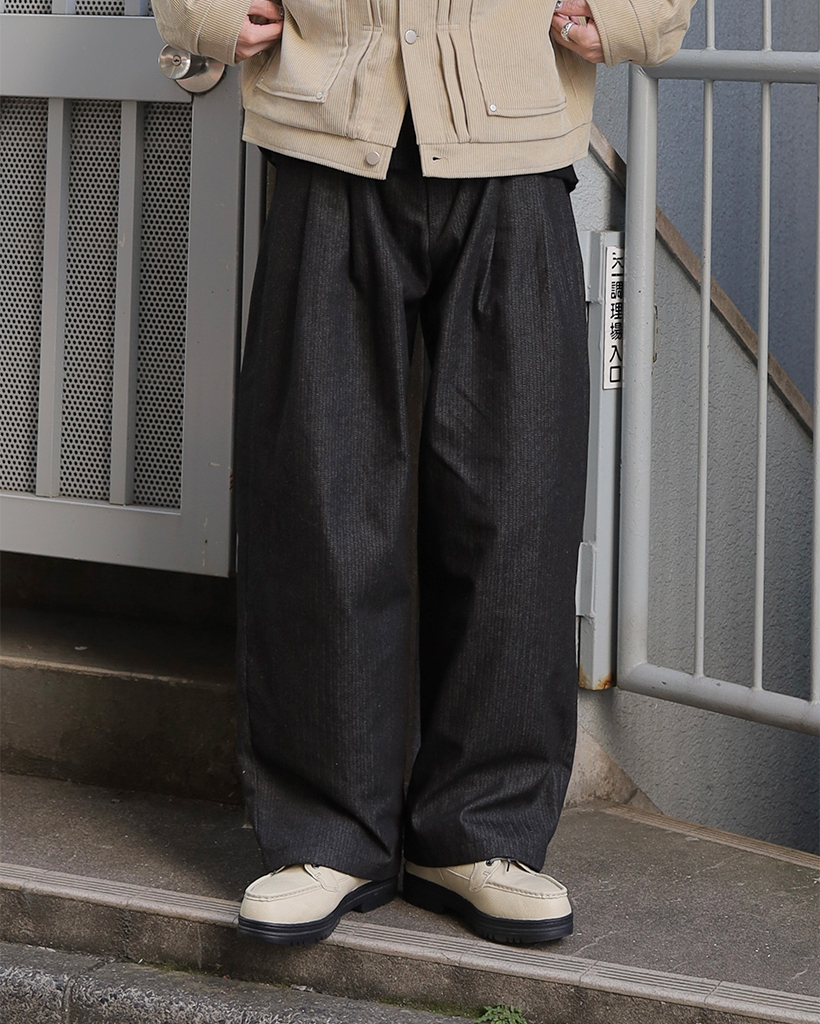 ヘリンボーンワイドピンタックパンツ