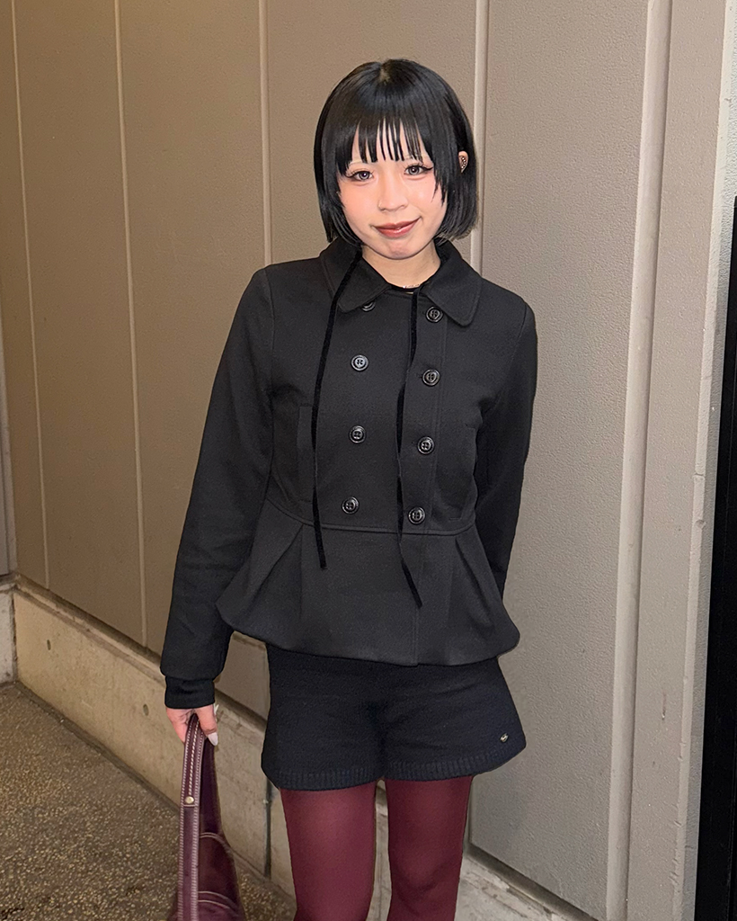 ダブルボタンショートコート