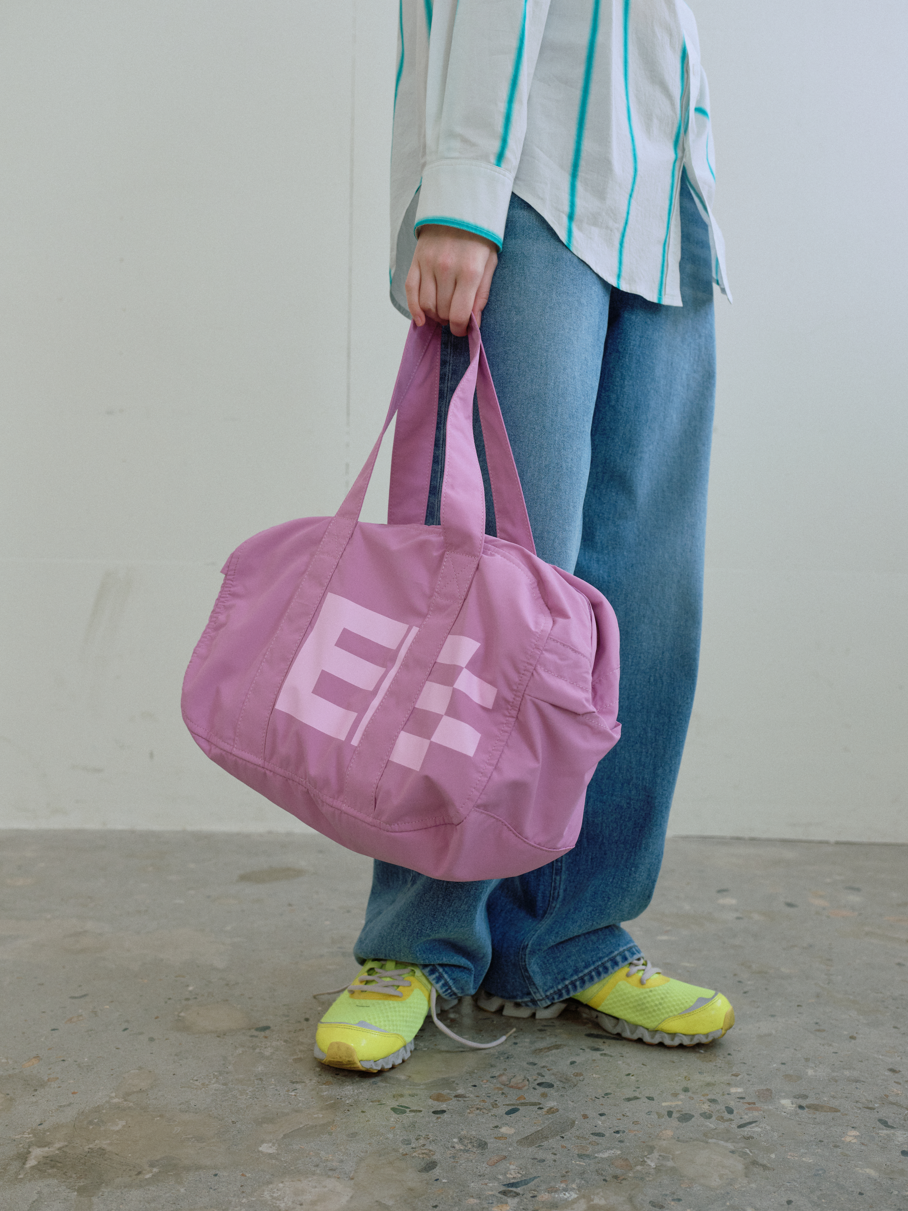 Pixel Logo Shoulder Bag (Pink)