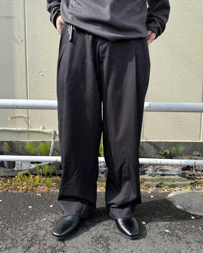 ツータックワイドボタンパンツ