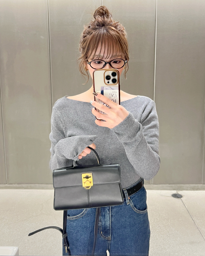 スリムリブボートネックオフショルダーニット