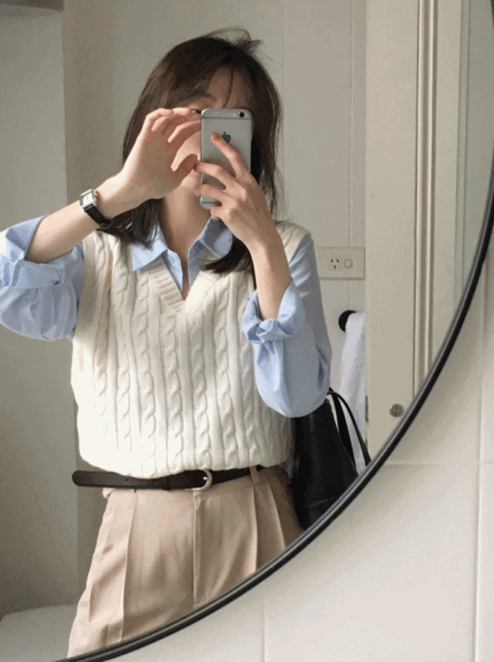 ケーブル編み ニットベスト