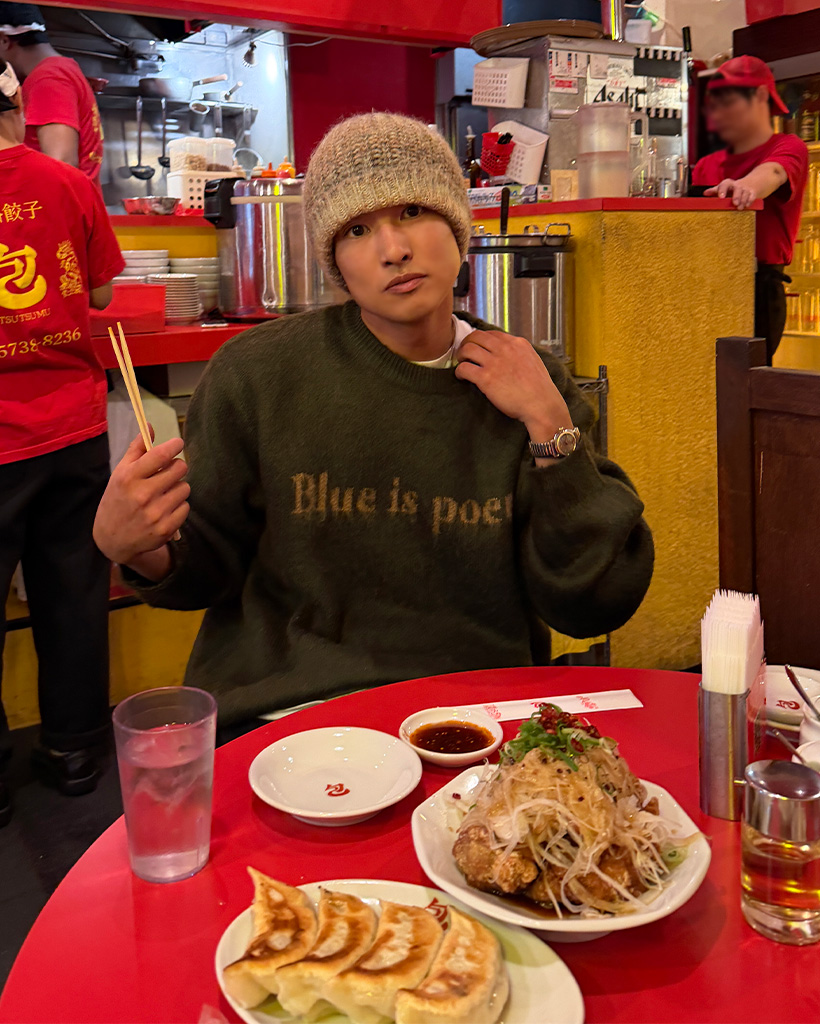 ラウンドネックルーズフィットニット