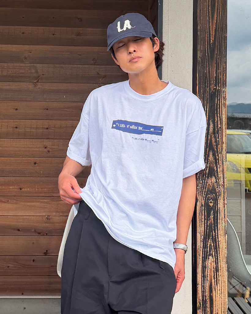ロゴテープTシャツ