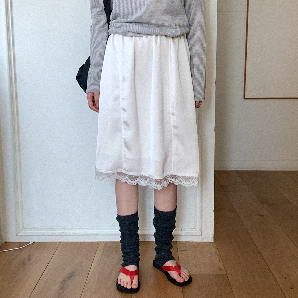 サテンレースミディスカート