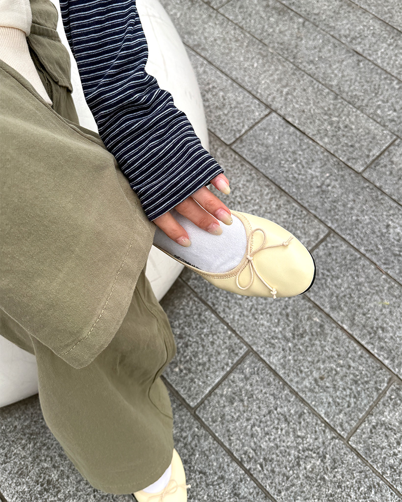 リボンフラットシューズ