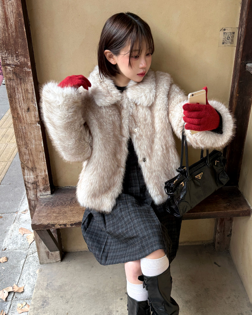 グロッシーファージャケット