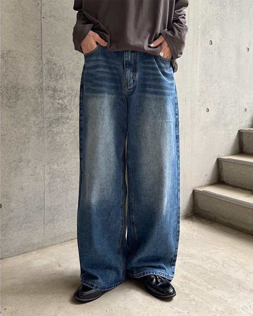 (ユニセックス) ストレートフィットウォッシングデニムパンツ