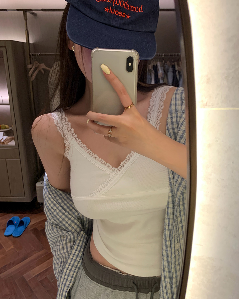 Vネックレースキャミソール