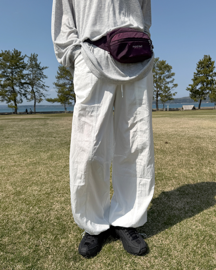 センターシームナイロンパラシュートパンツ