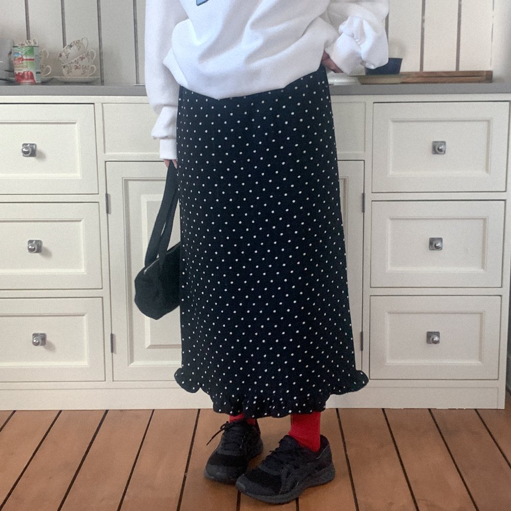 ドット柄フリルロングスカート