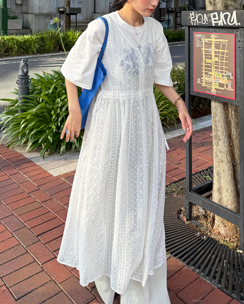 ボタンレースロングワンピース
