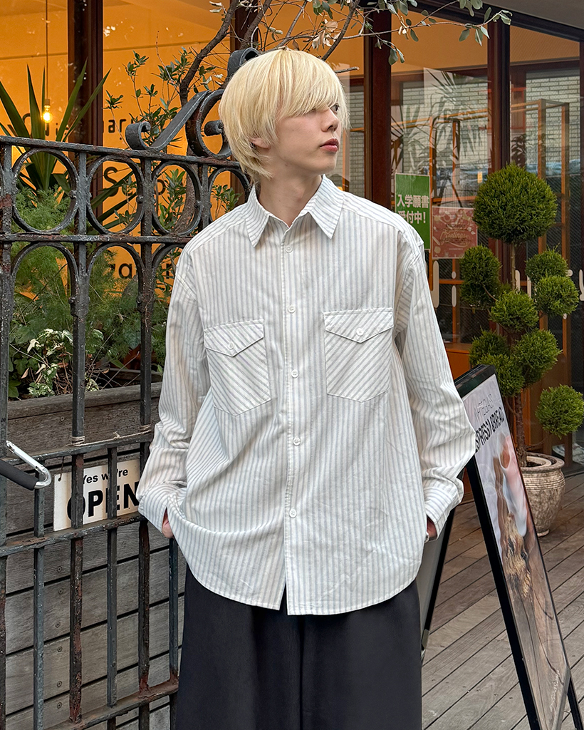 ポケット付きストライプシャツ