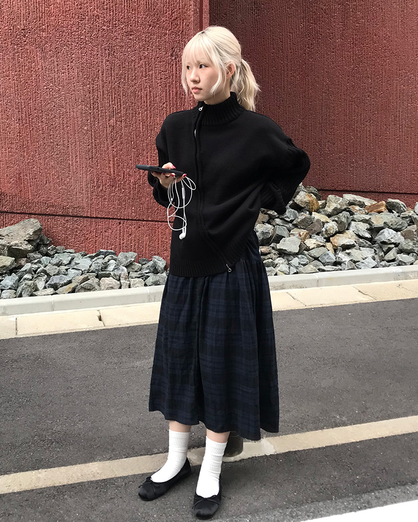 アシンメトリープリーツニットジップアップ