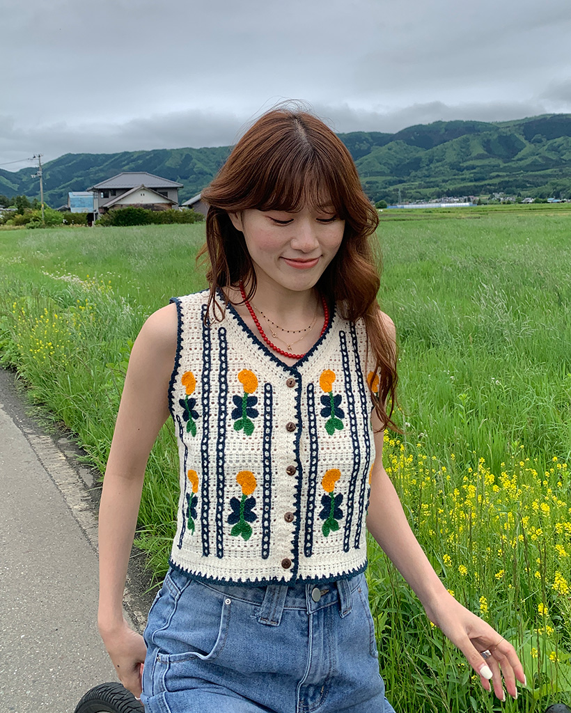 フラワークロッシェニットベスト