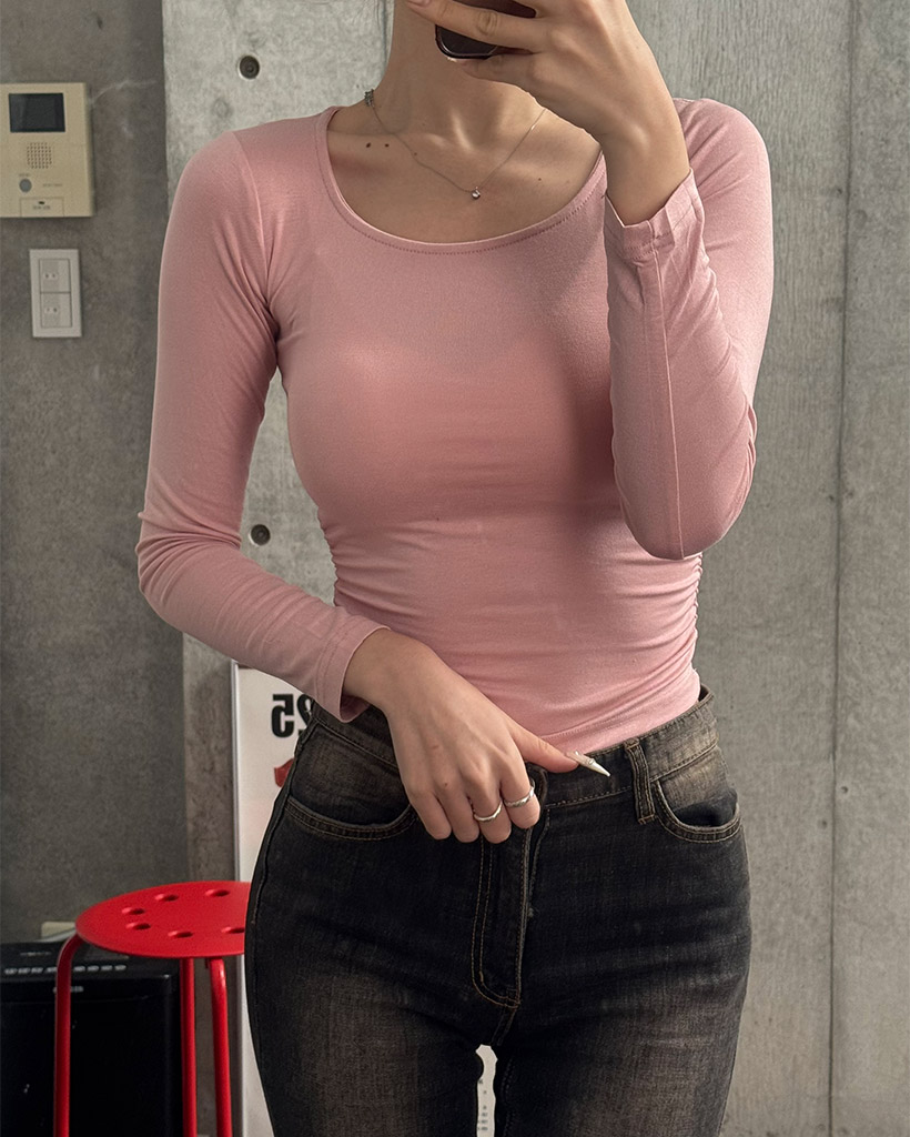 UネックロングスリーブTシャツ