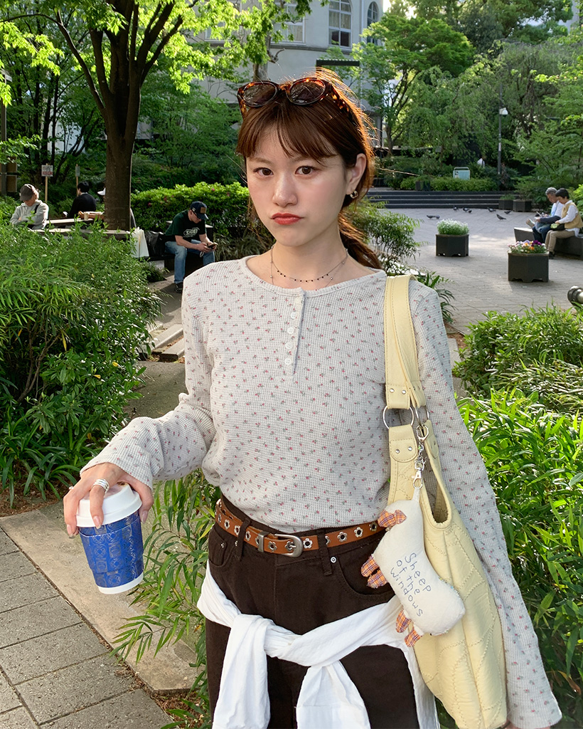 フラワーヘンリーネックロングTシャツ