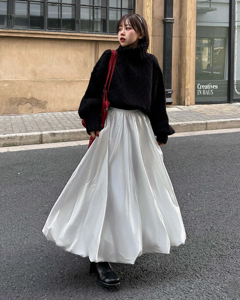 サテンバルーンスカート