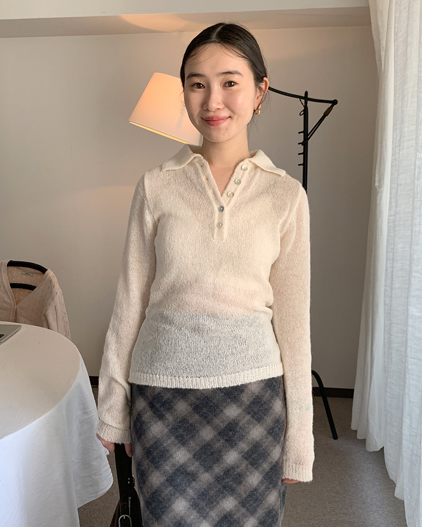 シェルボタンカラーニット