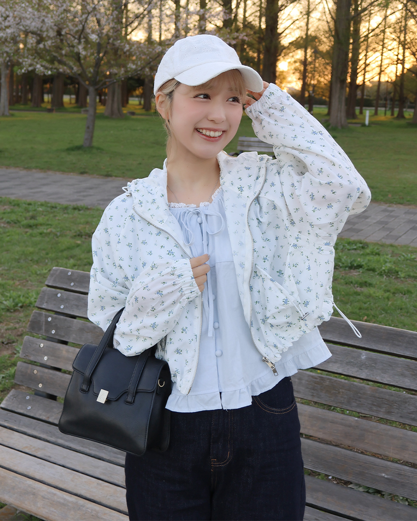 フラワーパターンマウンテンパーカー