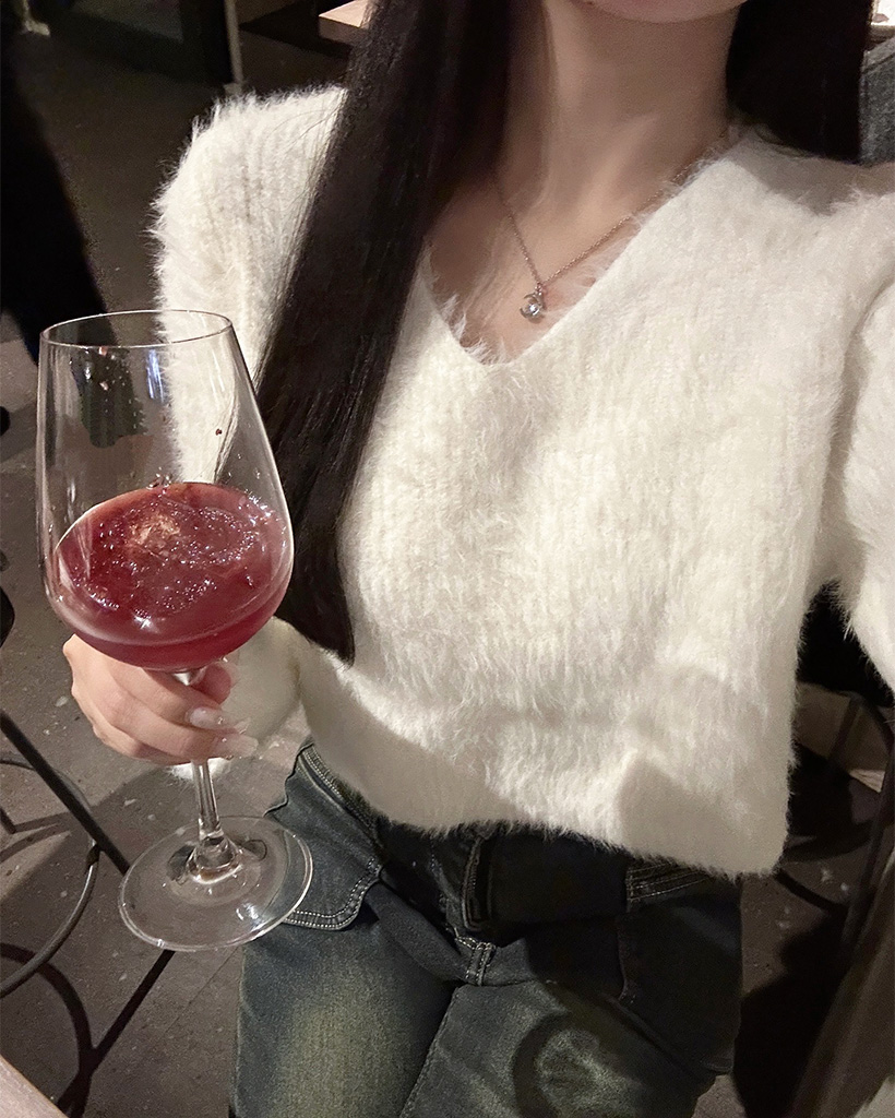 Vネッククロップニット