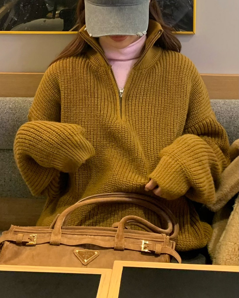 ハーフジップアップリブニット