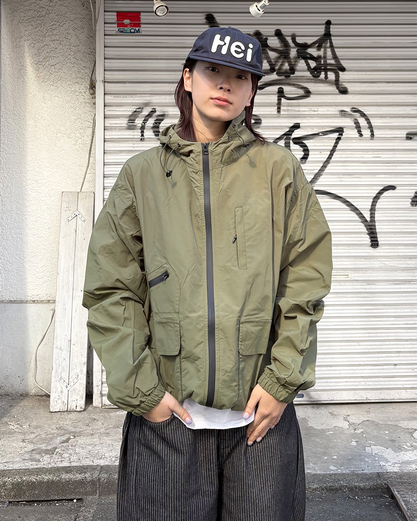 （ユニセックス）2WAYポケットフードウィンドブレーカー