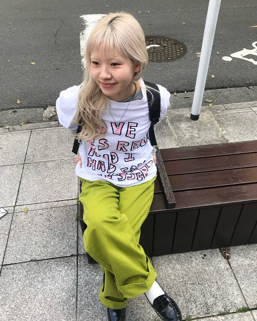 クレヨンレタリングTシャツ