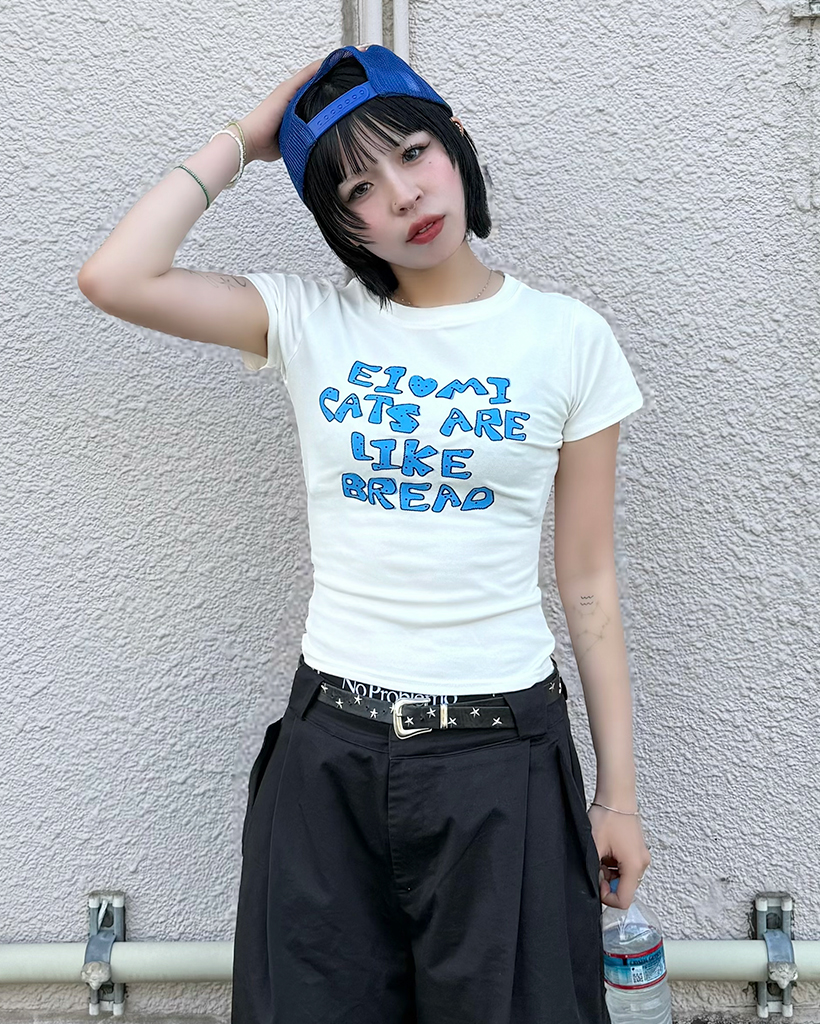 グラフィックレタリングハーフスリーブTシャツ