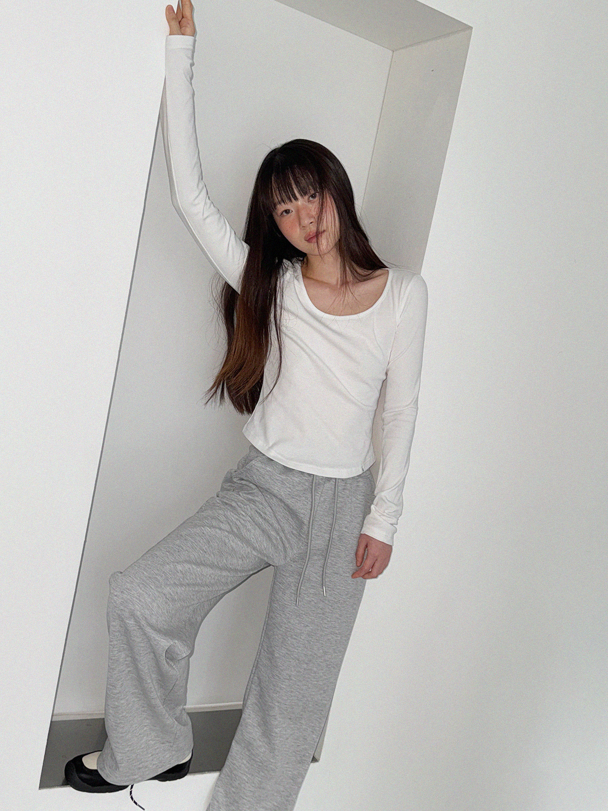 Steel U-neck long-sleeve T-shirt