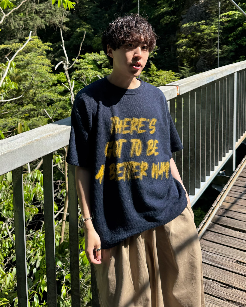（ユニセックス）マーカーレタリングニットハーフTシャツ