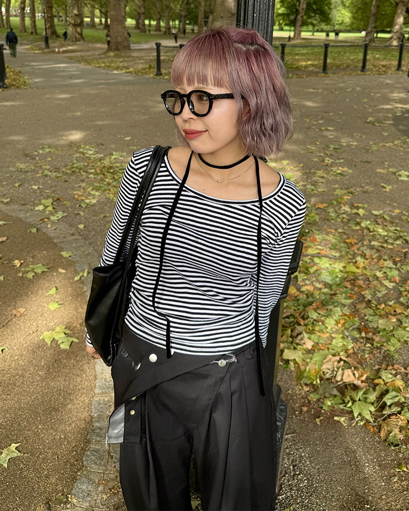 スリムフィットUネックボーダー長袖Tシャツ