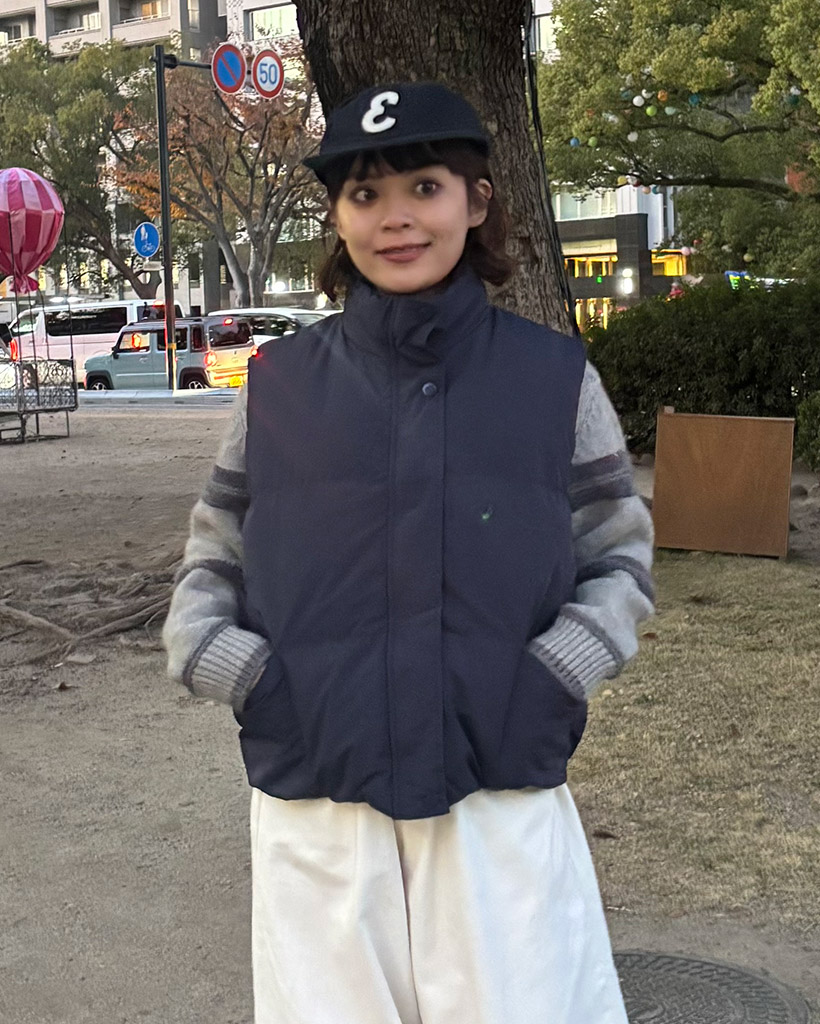 ハイネックダウンベスト