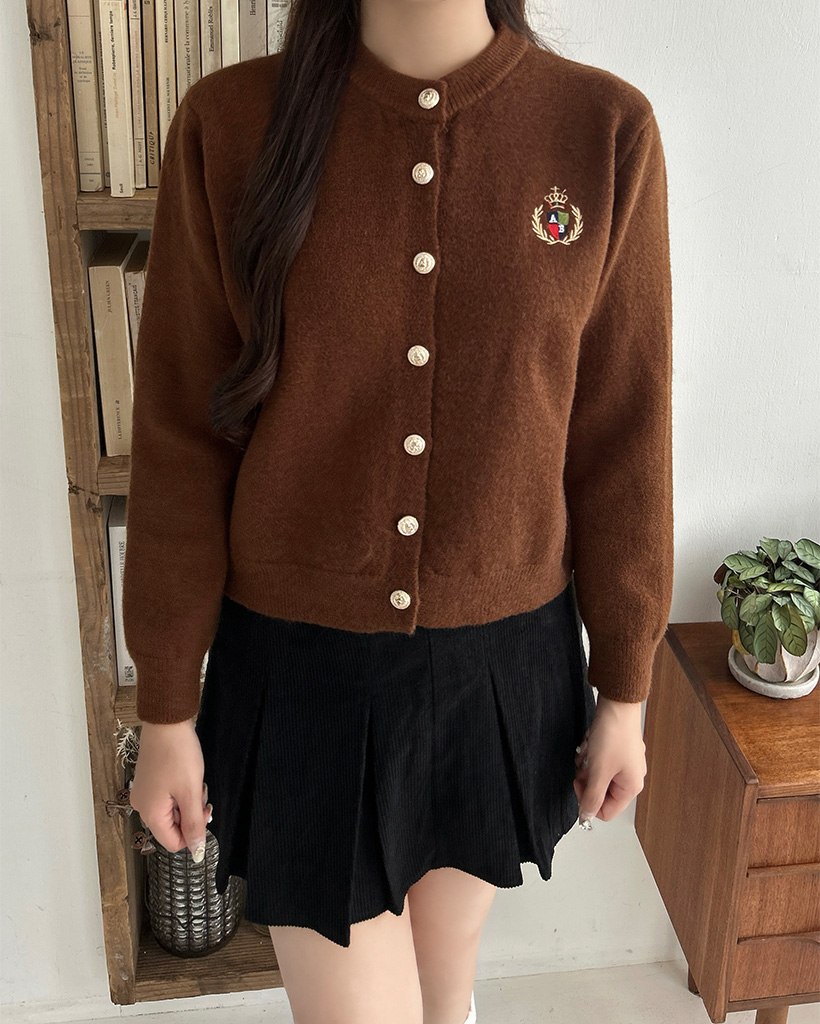 ゴールドボタンニットカーディガン | ファッション通販サイト NUGU