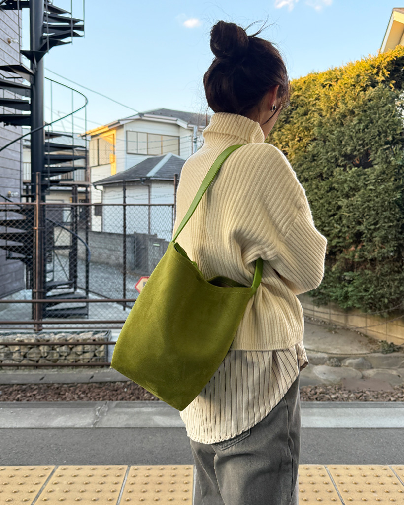 スエードトートバッグ