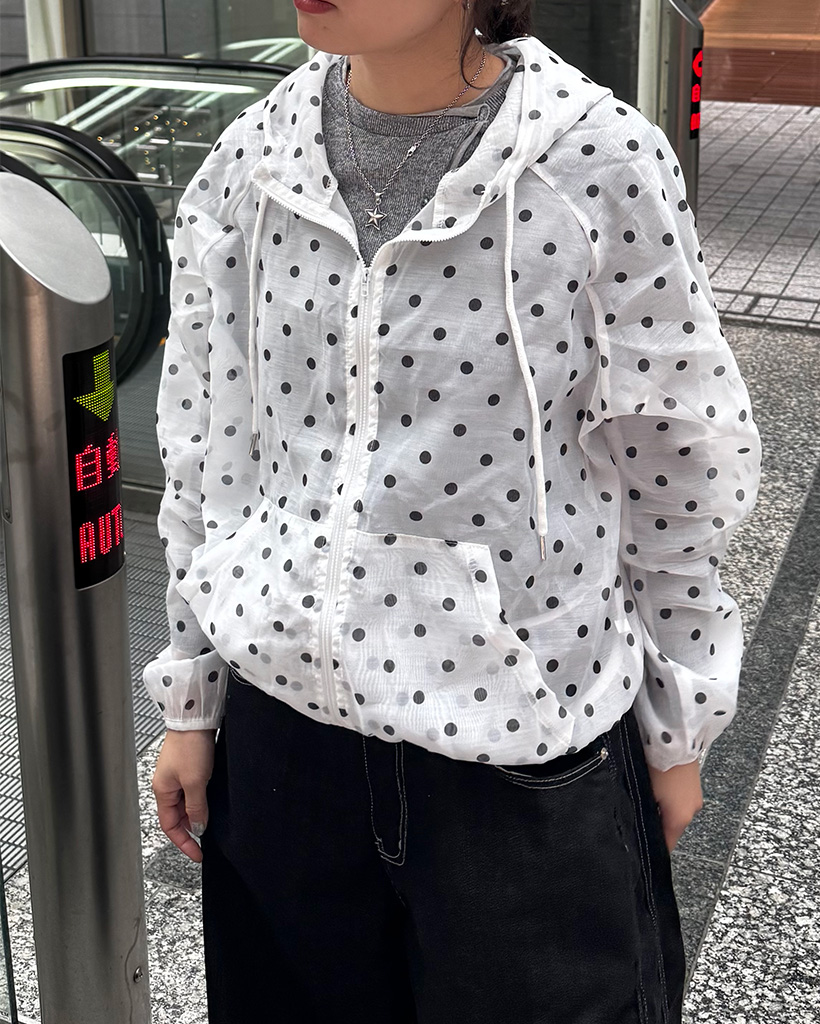 ルーズフィットドットフードジップアップ