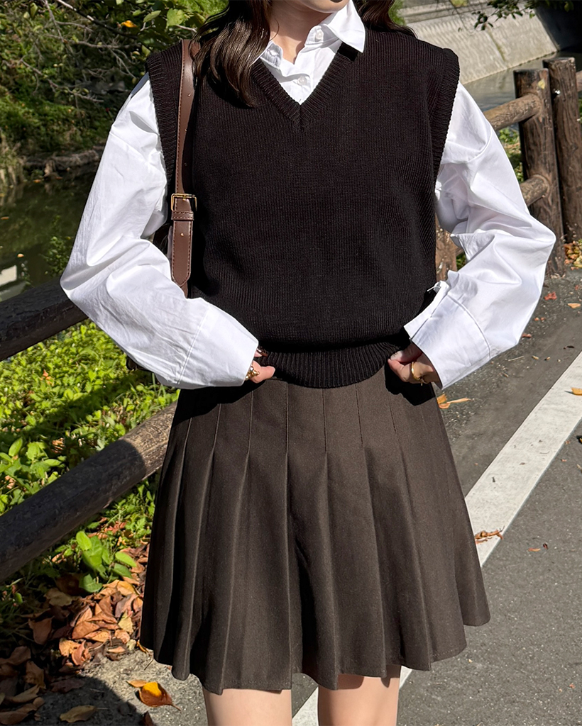 シンプルVネックニットベスト | ファッション通販サイト NUGU