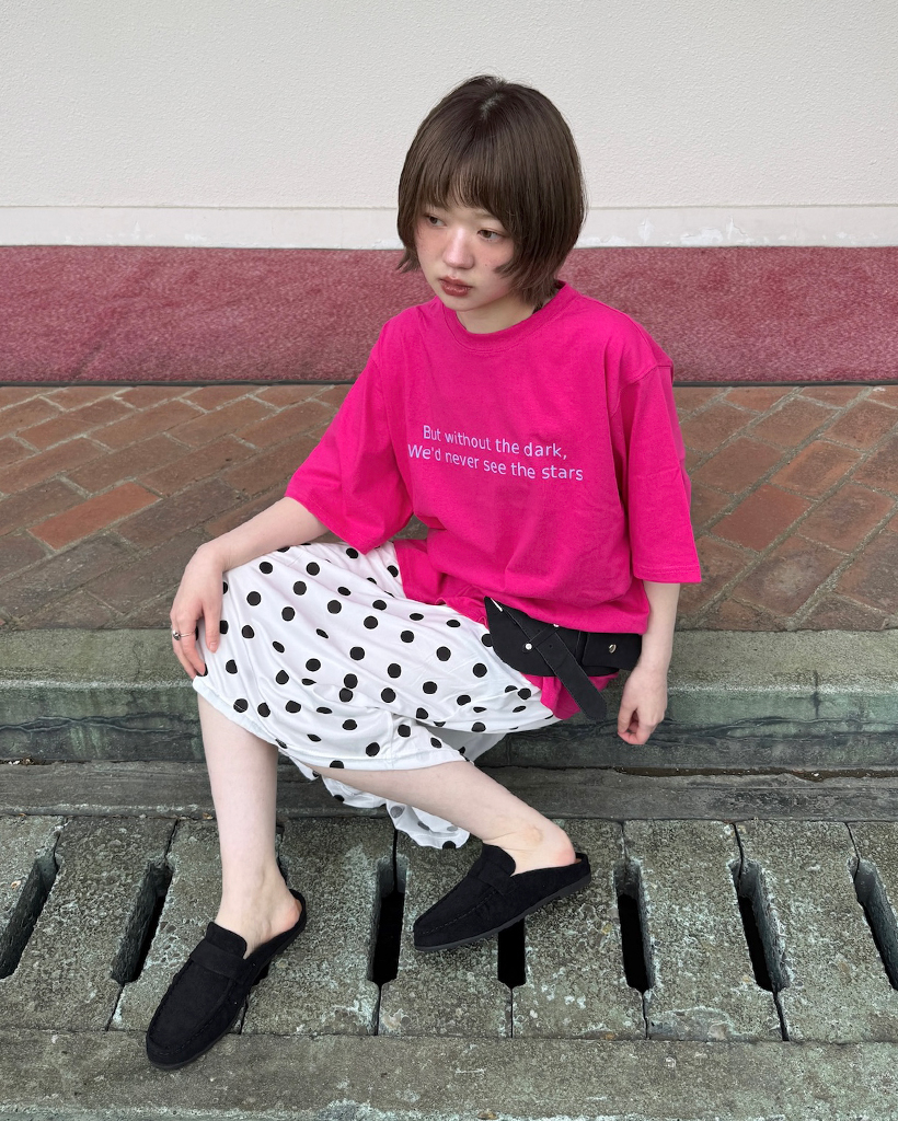 ラウンドネックルーズフィットTシャツ