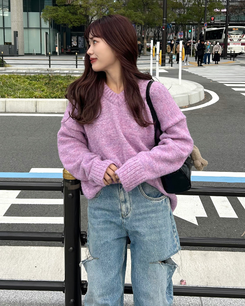 カラフルVネックルーズフィットニット