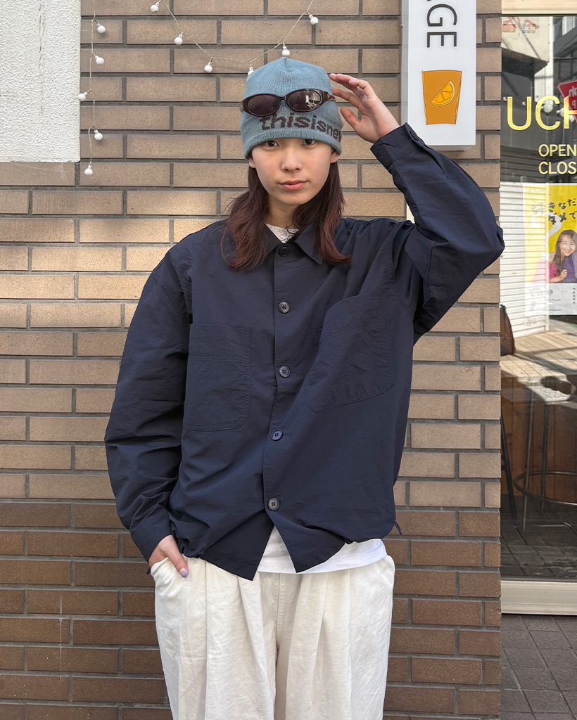 （ユニセックス）ビッグポケットディテールポイントシャツ