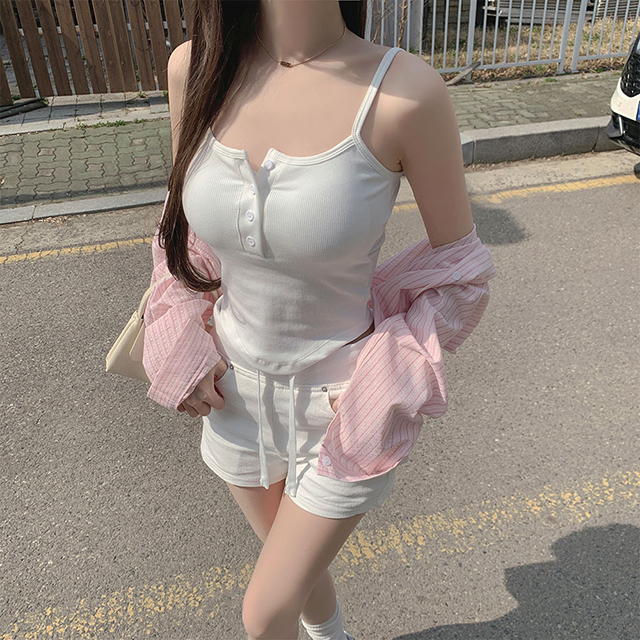 リブボタン付きセミクロップドカップ付きキャミソール