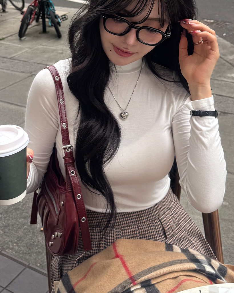 ハーフホルターネックTシャツ