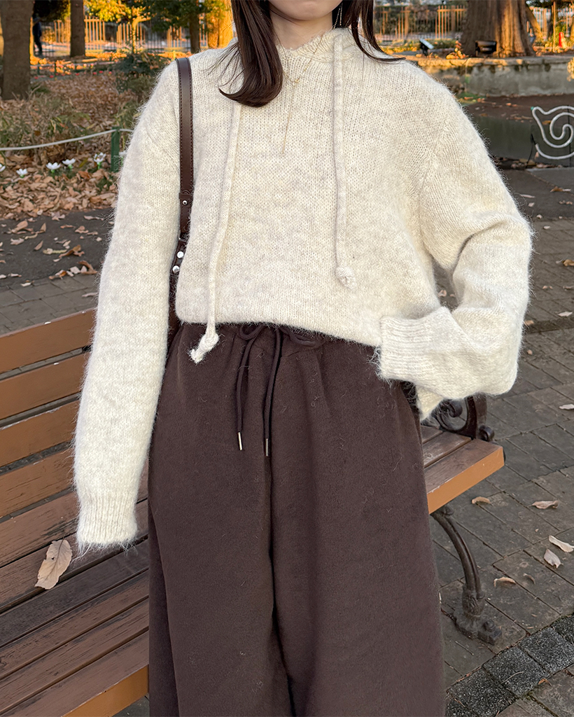 ルーズセミクロップフードニット