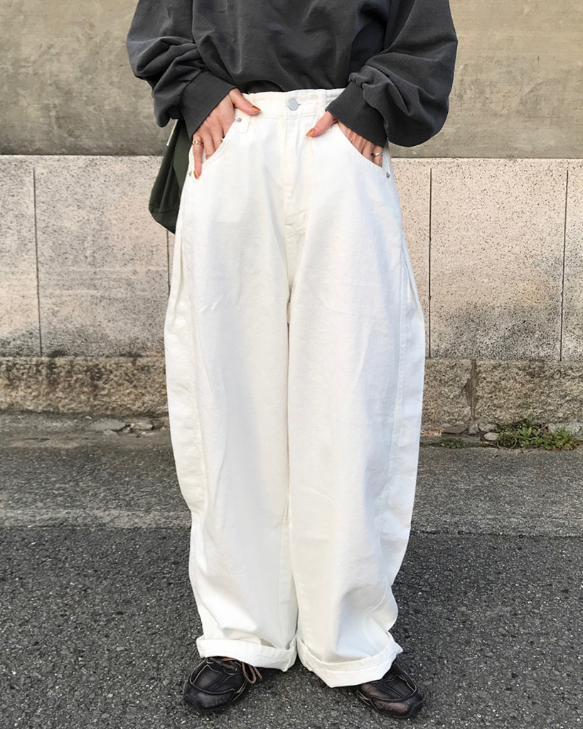 カーブドコットンパンツ