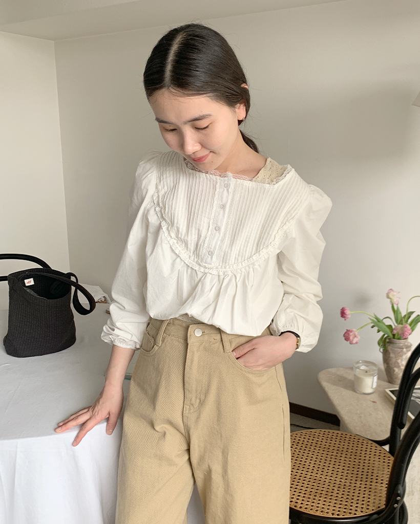 ピンタックギャザーゴムヘムブラウス